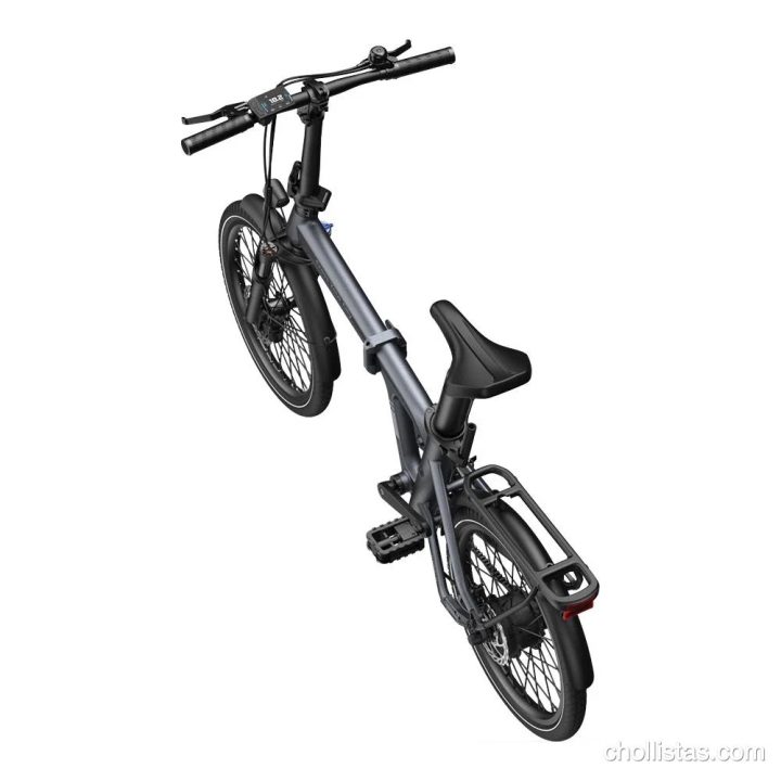 La revolución de las calles tiene nombre: probamos la ADO Air 20 Pro 2026 (y te explicamos por qué es el chollo tecnológico del año) 5 Bicicleta eléctrica ADO Air 20 Pro gris vista desde una perspectiva superior trasera