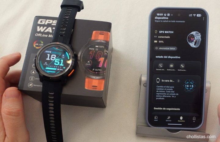 Smartwatch DT G9 junto a su caja y un smartphone mostrando la aplicación de gestión vinculada y sincronizada